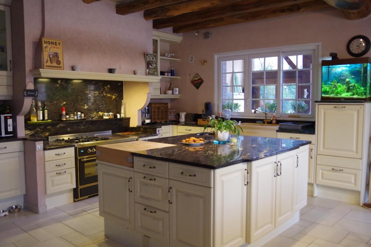 Atelier Des Sens 89 Bed & Breakfast Evry  Exterior photo